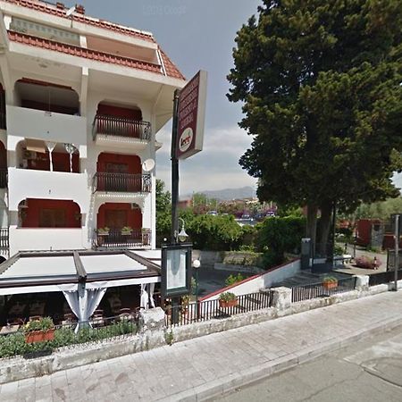 Apartamento Baia Degli Dei Giardini-Naxos Exterior foto